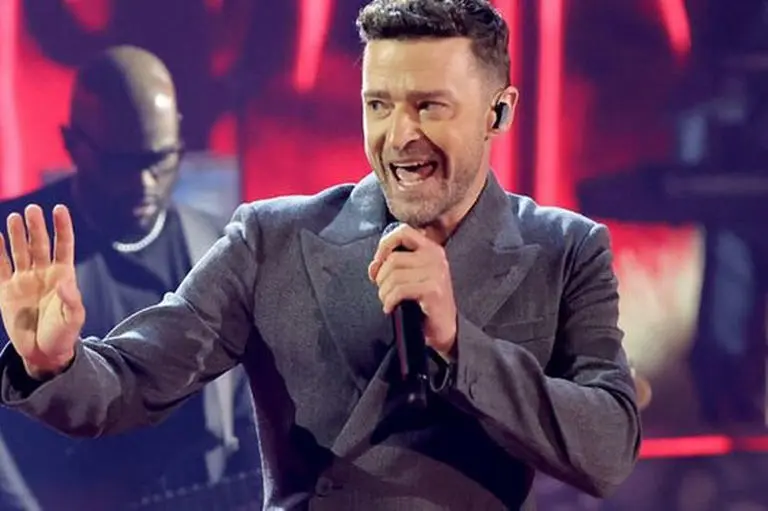 Justin Timberlake breaks silence during Chicago concert
